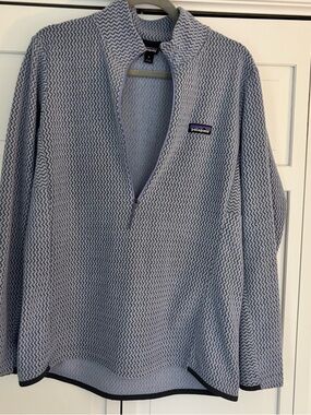 Patagonia Women’s Light Blue Patterned Half-Zip Pullover